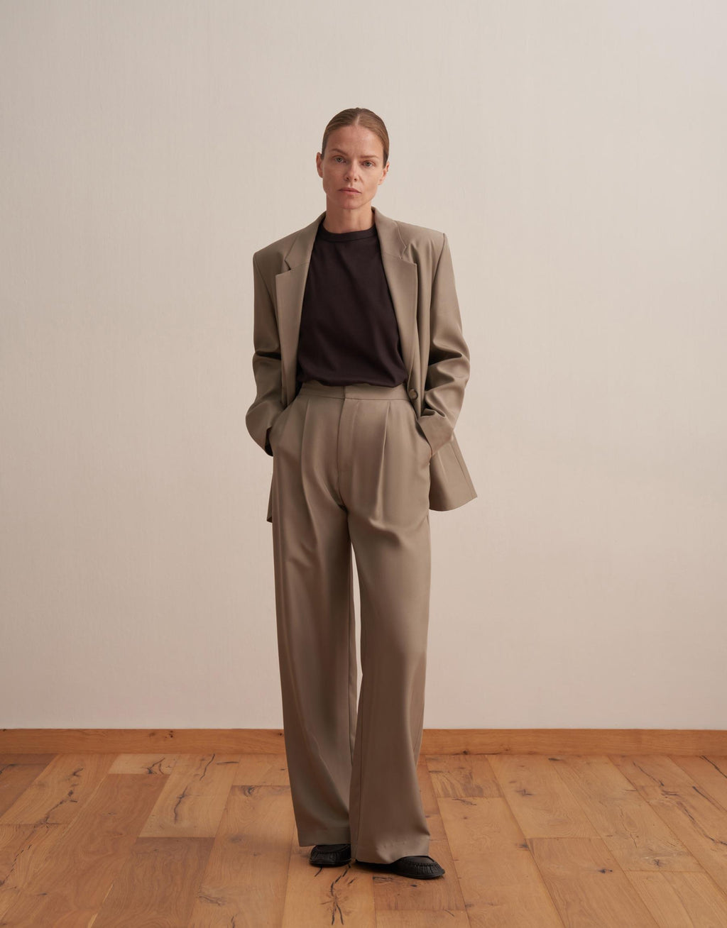 Pleated Tencel Pants